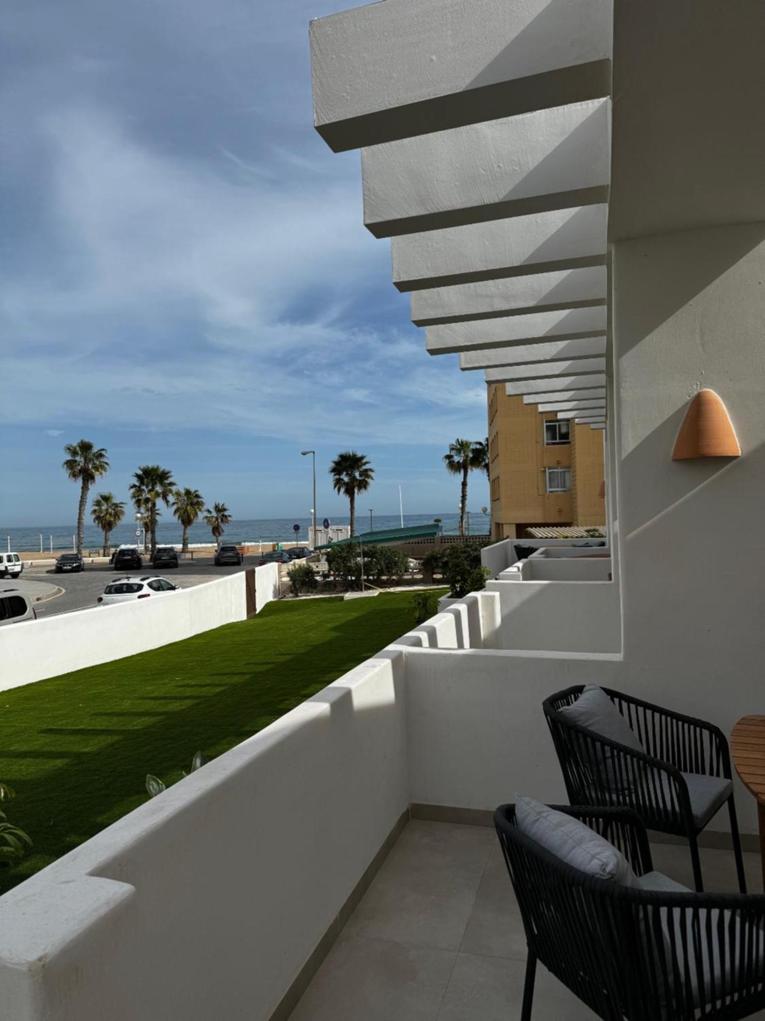 Reyes Catolicos Premium Beach, Playa Urbanova, Аликанте Екстериор снимка