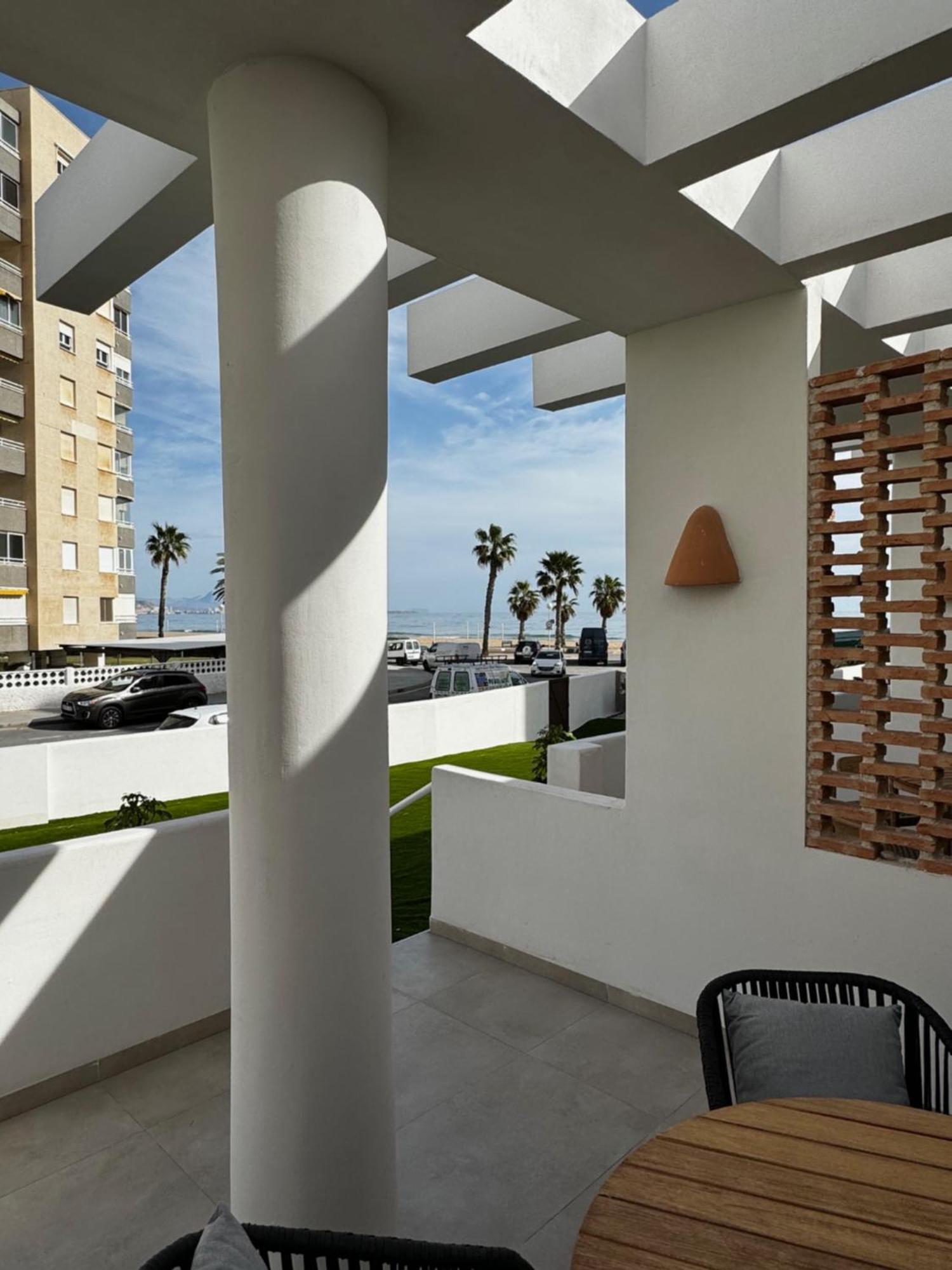 Reyes Catolicos Premium Beach, Playa Urbanova, Аликанте Екстериор снимка