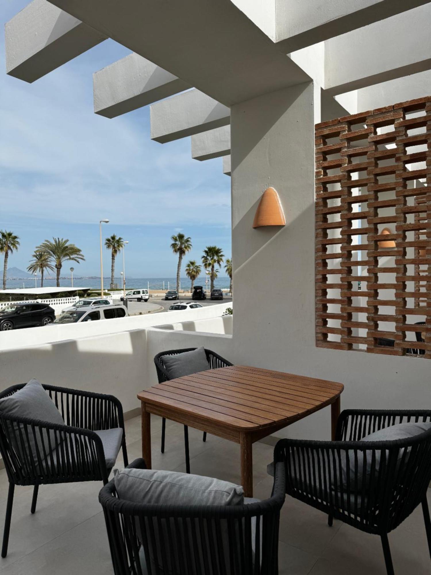 Reyes Catolicos Premium Beach, Playa Urbanova, Аликанте Екстериор снимка